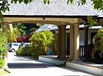 Центральный вход отеля Le Domaine de La Réserve Hotel
